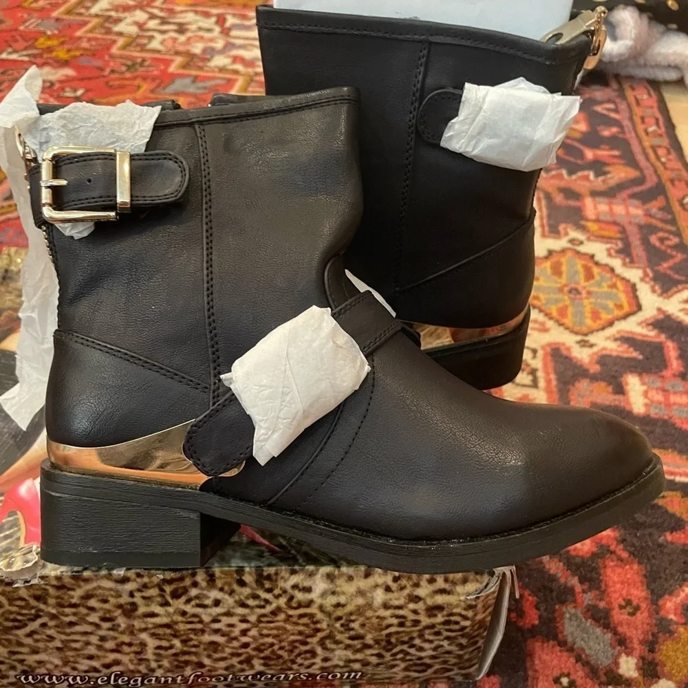 Black Boots With Gold Accents NIB Size 5.5 DKDB